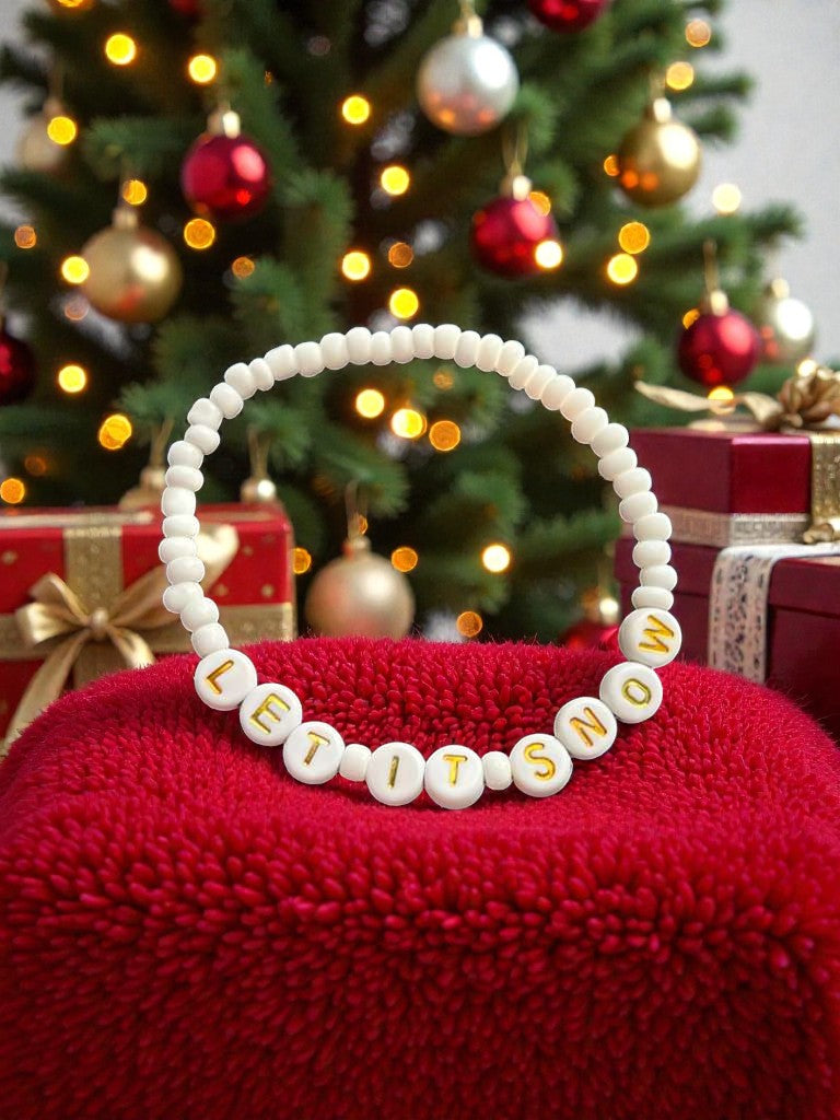 Handgefertigte Weihnachtsarmbänder mit Perlen