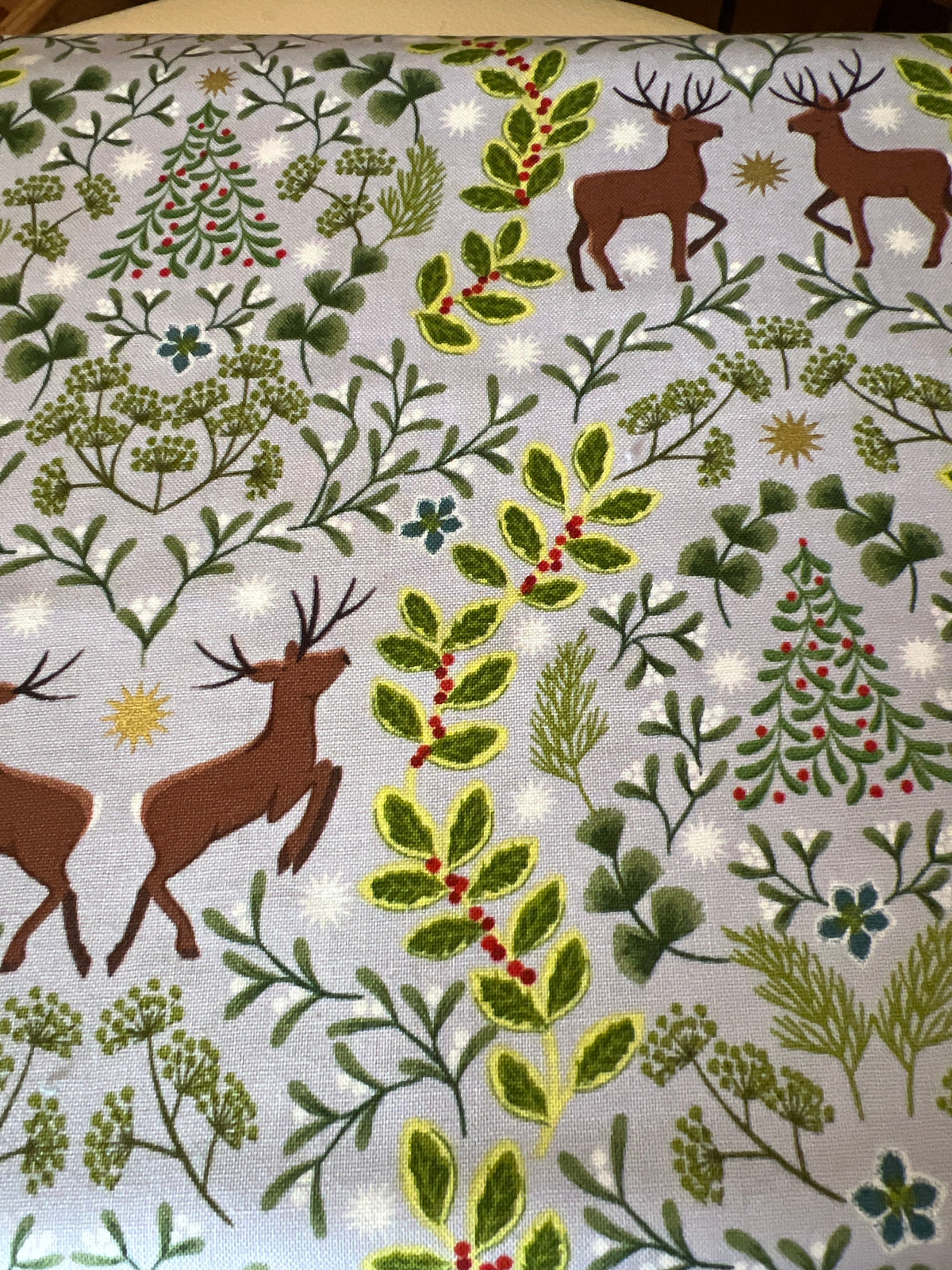 Weihnachtsstoffe aus Baumwolle von Lewis & Irene