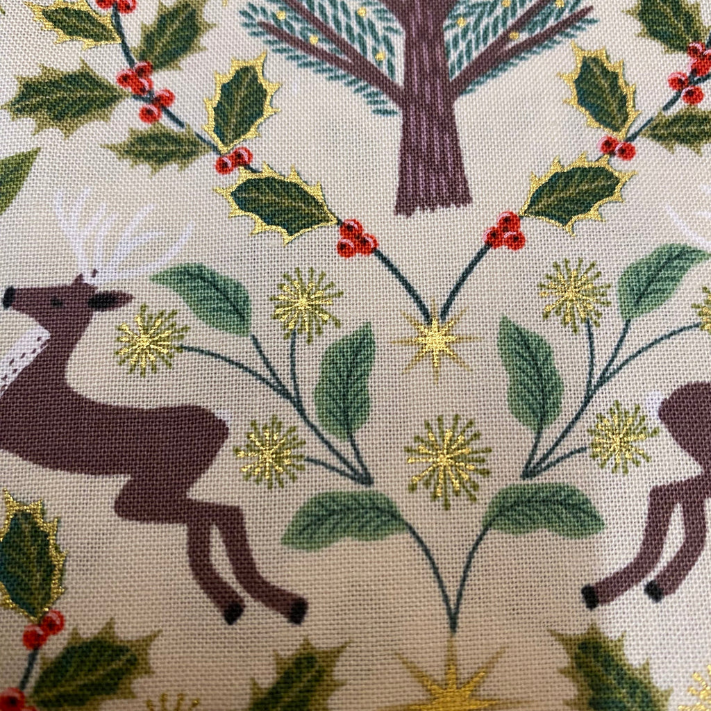 Weihnachtsstoffe aus Baumwolle von Lewis & Irene